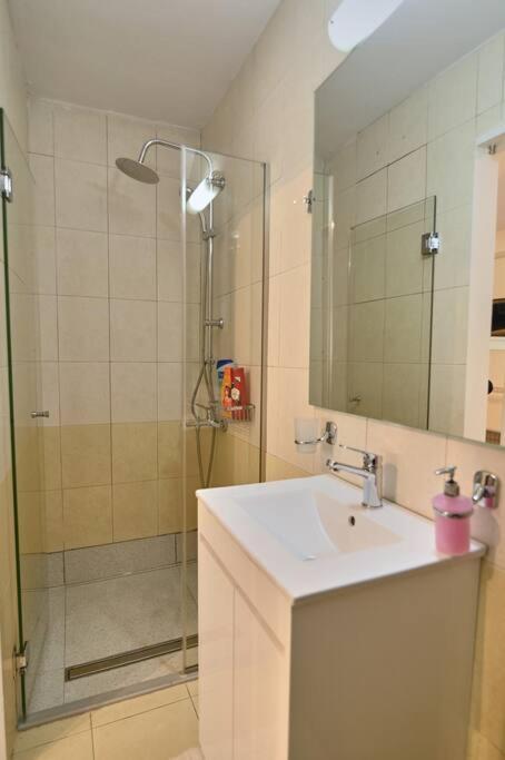 #Tyrtaiou Modern Design Studio Mytilíni Dış mekan fotoğraf